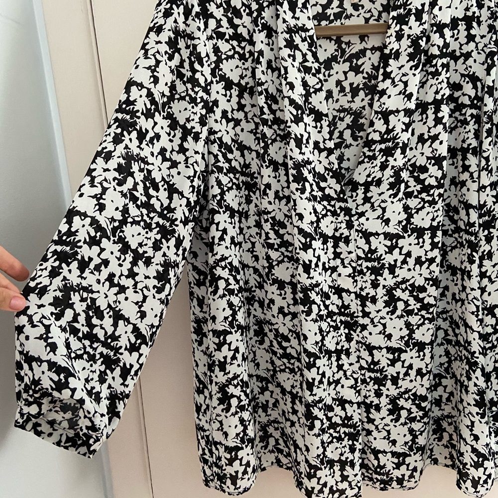 Laundry black & white tunic